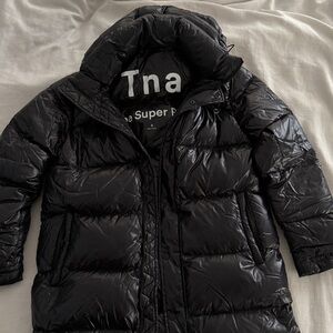 Aritzia Super Puff Hi gloss, Mid length